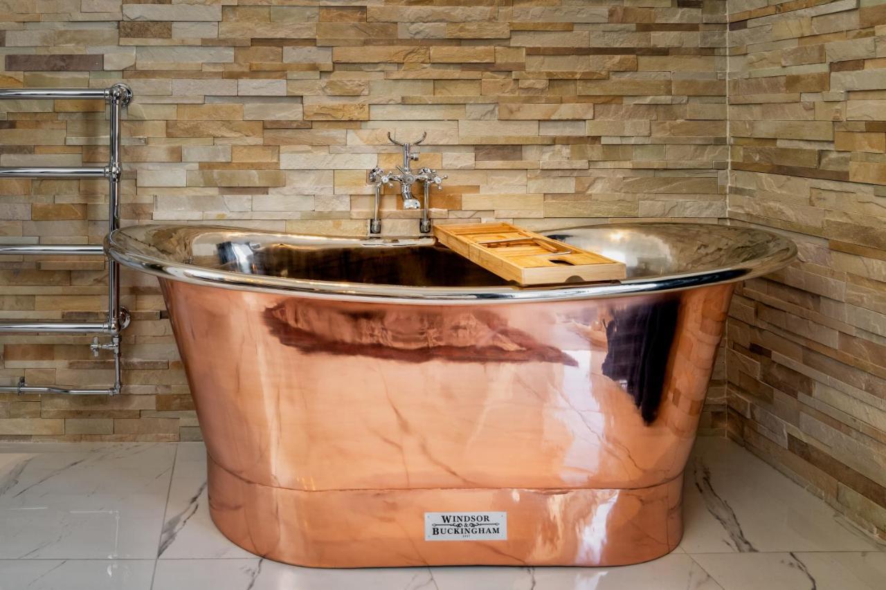 Relax in Super Size Copper Tub - 2 bedroom villa Inverness Buitenkant foto